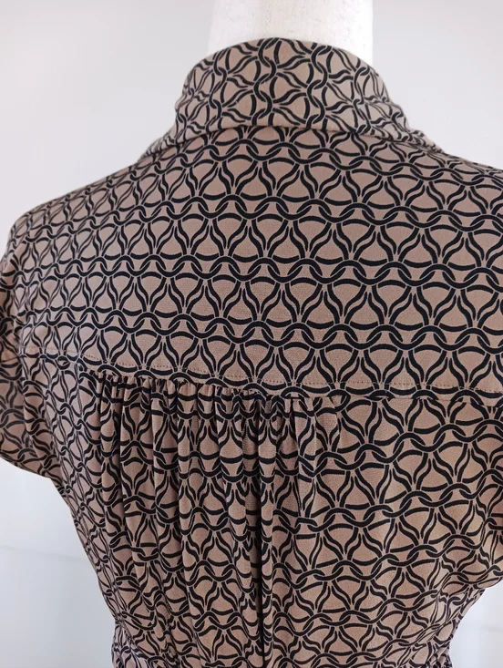 NEW YORK & CO Short Sleeve Dress Cinch Wrap Belt V Neck Knee Length Print Size S - Picture 9 of 13